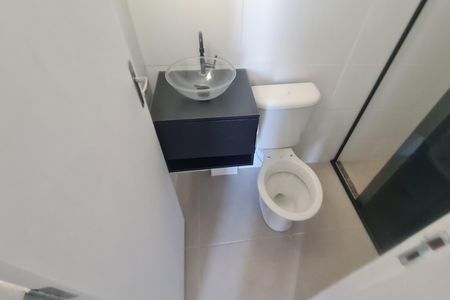 Banheiro da Suíte  de apartamento para alugar com 2 quartos, 57m² em Jardim Vila Galvão, Guarulhos