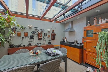 Apartamento para alugar com 223m², 3 quartos e 3 vagasVaranda