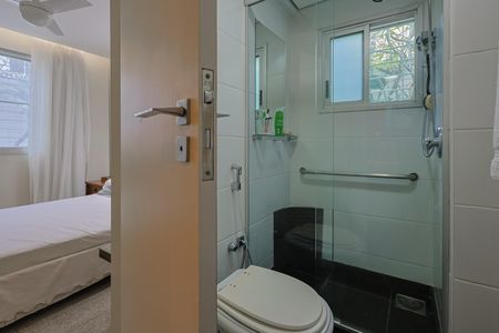 Apartamento para alugar com 223m², 3 quartos e 3 vagasBanheiro da Suíte 1