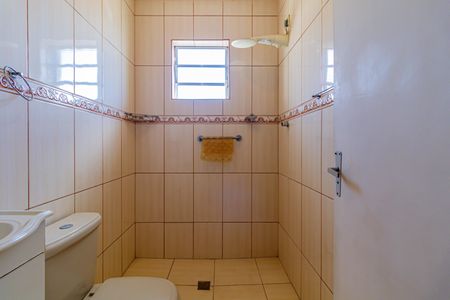 Casa à venda com 134m², 3 quartos e 2 vagasBanheiro social