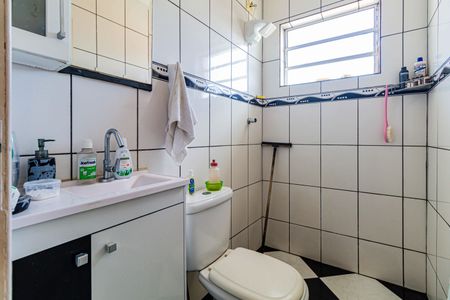 Casa à venda com 134m², 3 quartos e 2 vagasSuite - Banheiro
