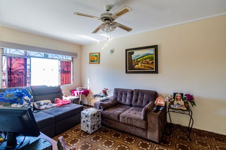 Casa à venda com 134m², 3 quartos e 2 vagasSala