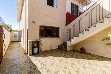 Casa à venda com 134m², 3 quartos e 2 vagasQuintal