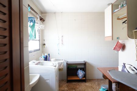 Apartamento à venda com 68m², 4 quartos e 1 vagaÁrea de Serviço