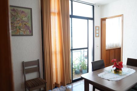 Apartamento à venda com 68m², 4 quartos e 1 vagaSala