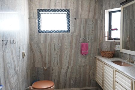 Apartamento à venda com 68m², 4 quartos e 1 vagaBanheiro da Suíte 1