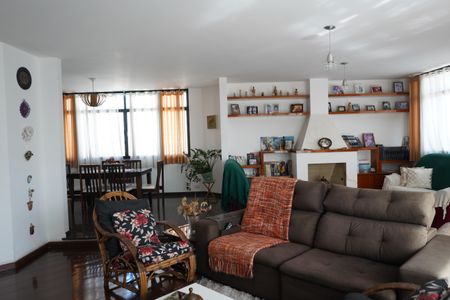 Apartamento à venda com 68m², 4 quartos e 1 vagaSala