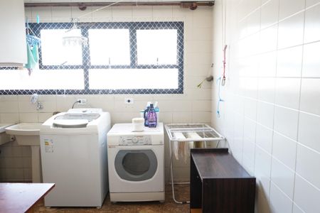 Apartamento à venda com 68m², 4 quartos e 1 vagaÁrea de Serviço