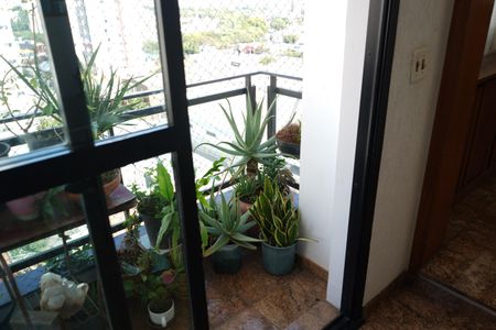 Apartamento à venda com 68m², 4 quartos e 1 vagaSacada