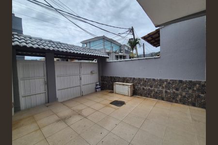 Casa de condomínio à venda com 120m², 2 quartos e 1 vagaÁrea externa 