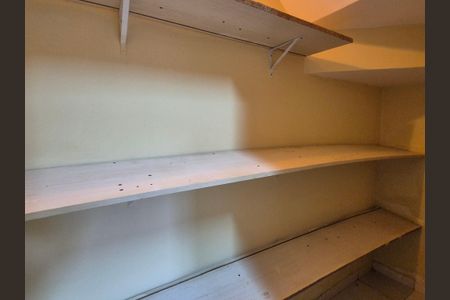 Casa de condomínio à venda com 120m², 2 quartos e 1 vagaDespensa 