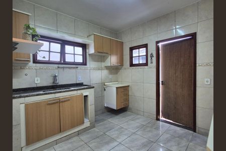 Casa de condomínio à venda com 120m², 2 quartos e 1 vagaCozinha 