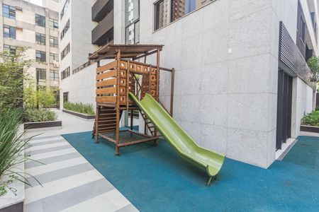 Apartamento à venda com 208m², 3 quartos e 3 vagasÁrea comum - Playground
