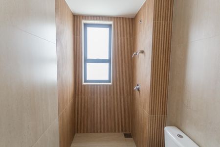 Apartamento à venda com 208m², 3 quartos e 3 vagasBanheiro da Suíte 1