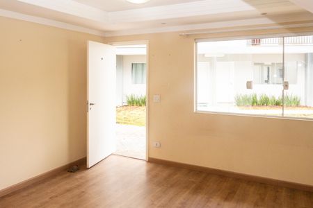 Sala de casa de condomínio à venda com 3 quartos, 120m² em Vila do Castelo, São Paulo