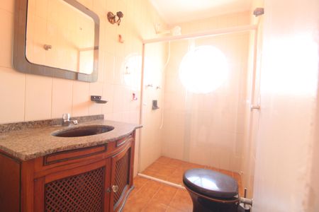 Casa para alugar com 180m², 3 quartos e 2 vagasBanheiro comum