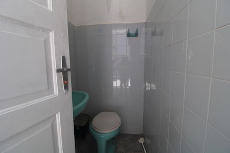 Casa para alugar com 180m², 3 quartos e 2 vagasBanheiro da edícula