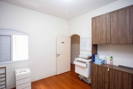 Casa à venda com 179m², 3 quartos e 2 vagasQuarto 2