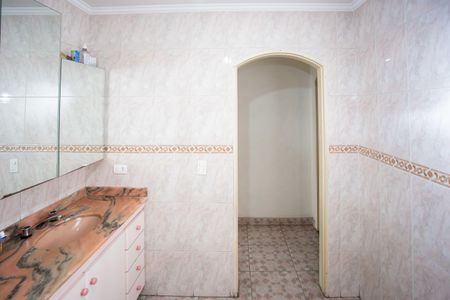 Casa à venda com 179m², 3 quartos e 2 vagasBanheiro da Suíte