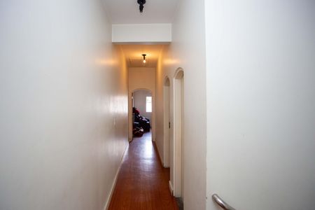 Casa à venda com 179m², 3 quartos e 2 vagasCorredor