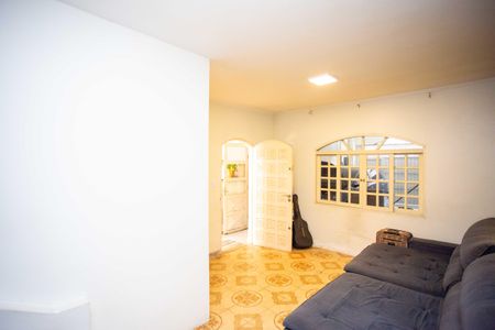 Sala de TV de casa à venda com 3 quartos, 179m² em Conceição, Diadema