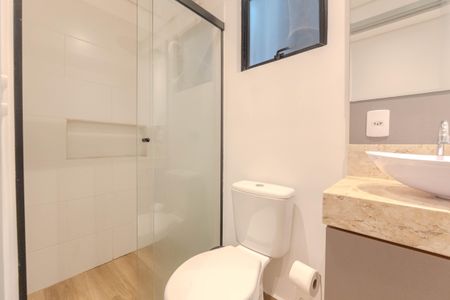 Banheiro de apartamento para alugar com 1 quarto, 33m² em Bela Vista, São Paulo