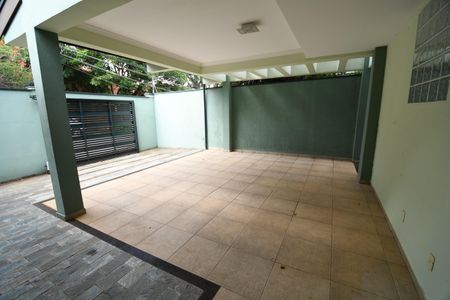 Casa à venda com 400m², 4 quartos e 3 vagasGaragem