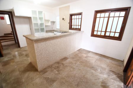 Casa à venda com 400m², 4 quartos e 3 vagasCozinha