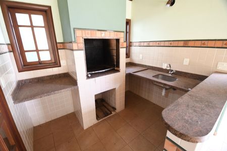 Casa à venda com 400m², 4 quartos e 3 vagasChurrasqueira