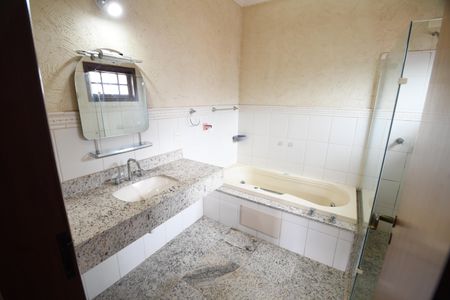 Casa à venda com 400m², 4 quartos e 3 vagasBanheiro Suíte