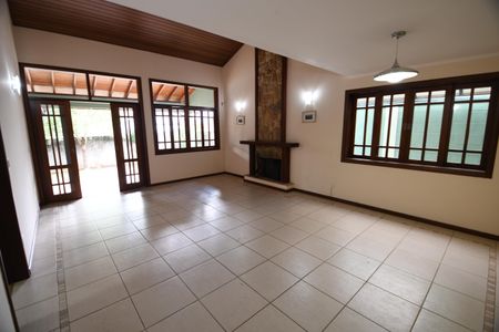 Sala de casa à venda com 4 quartos, 400m² em Parque São Quirino, Campinas