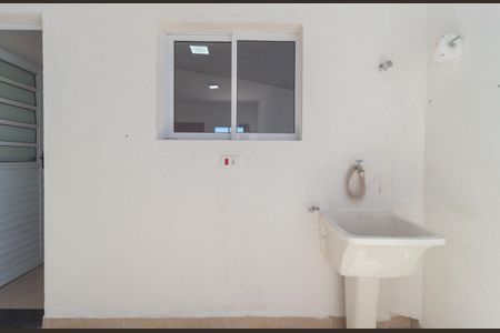 Casa de condomínio para alugar com 55m², 2 quartos e sem vagaÁrea de Serviço/Quintal