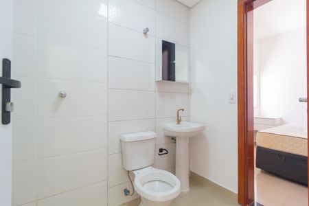 Casa de condomínio para alugar com 55m², 2 quartos e sem vagaBanheiro - Suíte