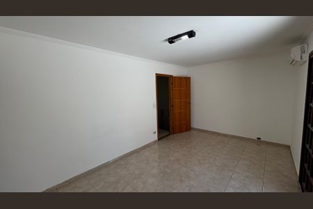 Casa para alugar com 265m², 3 quartos e 2 vagasSuite