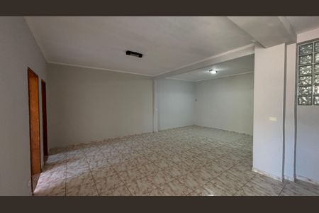 Casa para alugar com 265m², 3 quartos e 2 vagasPorão