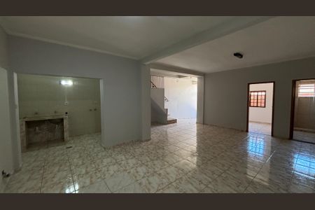 Casa para alugar com 265m², 3 quartos e 2 vagasPorão