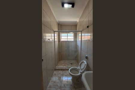 Casa para alugar com 265m², 3 quartos e 2 vagasPorão - Banheiro