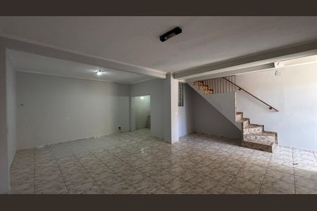 Casa para alugar com 265m², 3 quartos e 2 vagasPorão