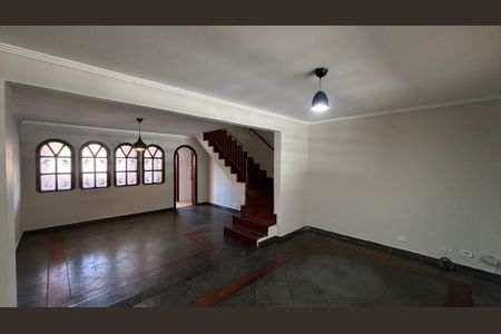 Casa para alugar com 265m², 3 quartos e 2 vagasSala