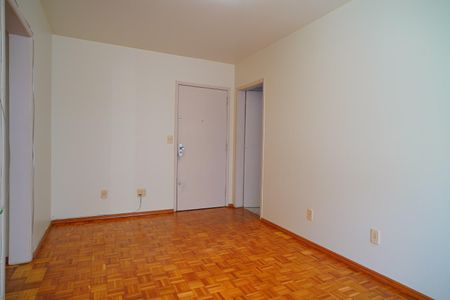 Sala de apartamento para alugar com 1 quarto, 48m² em São João, Porto Alegre