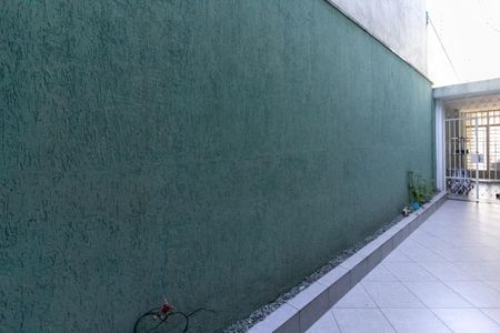 Casa à venda com 70m², 3 quartos e 1 vagaCorredor Lateral - Quintal