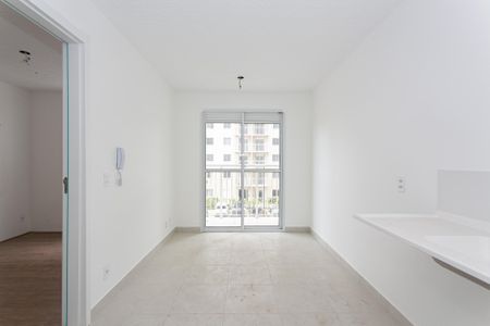 Sala de apartamento para alugar com 1 quarto, 28m² em Guaiauna, São Paulo