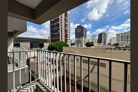 Studio para alugar com 30m², 1 quarto e sem vaga Studio para alugar com 30m², 1 quarto e sem vagaVaranda