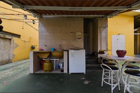 Casa à venda com 109m², 3 quartos e 10 vagasÁrea de Serviço