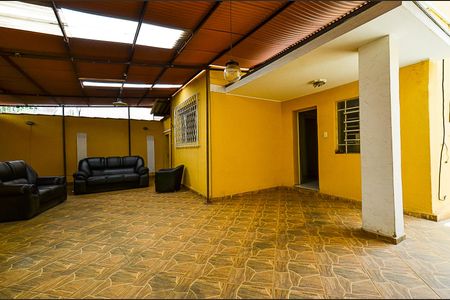 Casa à venda com 109m², 3 quartos e 10 vagasVaranda