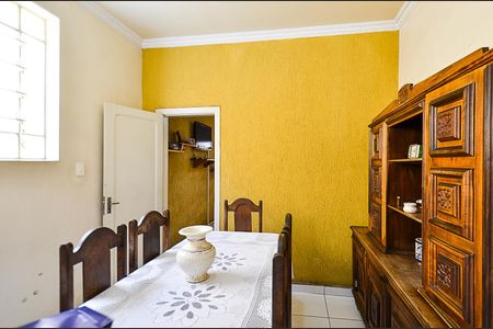 Casa à venda com 109m², 3 quartos e 10 vagasCopa