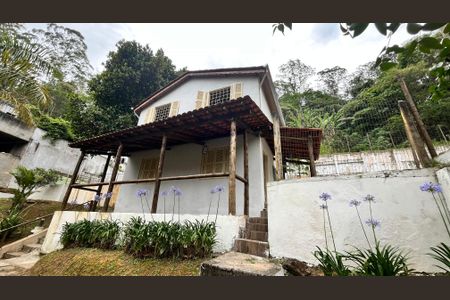 Casa para alugar com 3 quartos, 200m² em Jardim Santa Rita (km 25), Embu das Artes