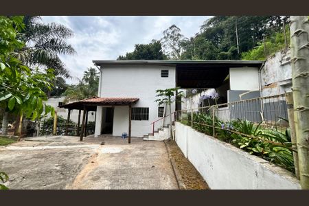 Casa para alugar com 3 quartos, 200m² em Jardim Santa Rita (km 25), Embu das Artes