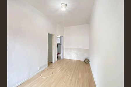 Casa à venda com 30m², 1 quarto e sem vagaSala