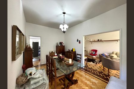 Apartamento à venda com 133m², 2 quartos e sem vagaSala de jantar